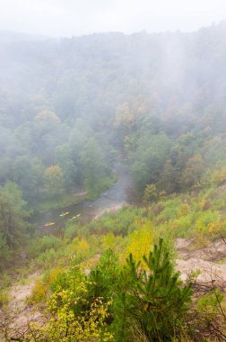 Pavilniai bölge parkı nehir Vilnia Vilnius vadisinde yer alır. Vadinin muhteşem manzara, abstruse ve rengârenk yamaç ile sevdiklerinizle.