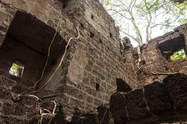 Aquí Puede Ver Antigua Muralla Fortaleza Cubierta Con Arcos Escaleras —  Fotos de Stock