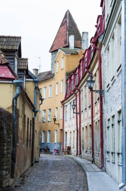 Kış eski şehir sokak mimarisi, Tallinn, Estonya