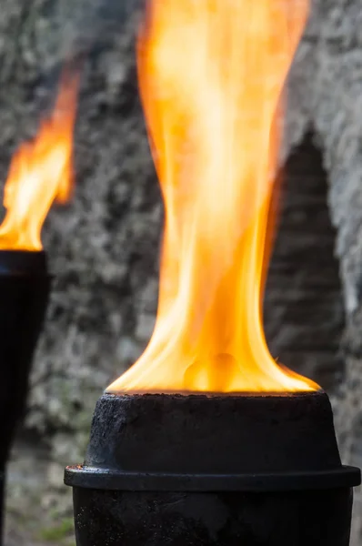 Olej Płonące Czarny Metalowy Palnika Sprzęt Oświetleniowy Średniowieczny — Zdjęcie stockowe