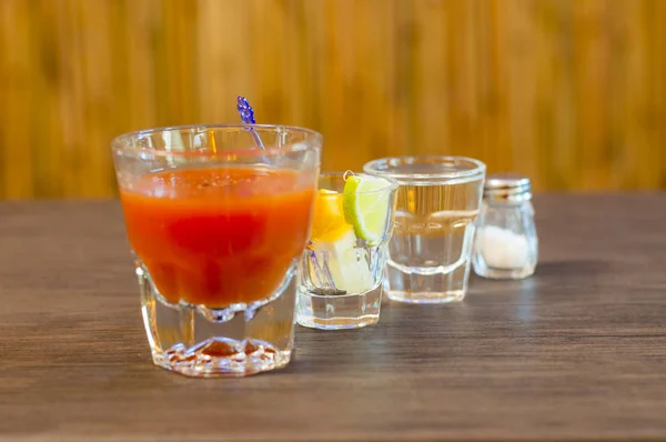 Σετ Για Πίνοντας Τεκίλα Είναι Χυμό Ντομάτας Μπαχαρικά Ασβέστη Πορτοκαλί — Φωτογραφία Αρχείου
