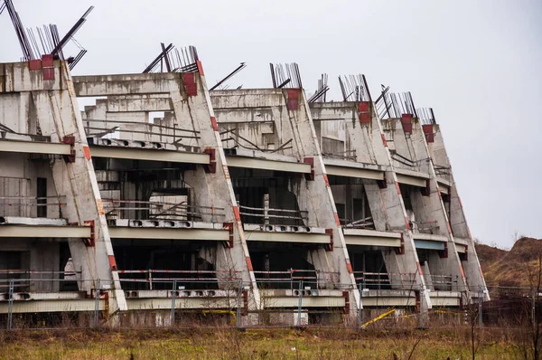 Opuszczony Stadion Zbrojenia Betonu Fundacji Budowy Ramki Kształtów — Zdjęcie stockowe