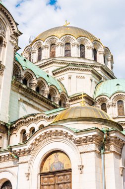 Sofia, Bulgaristan - 17 Haziran 2013: Alexander Nevsky Cathedral dünyanın en büyük Ortodoks katedraller biridir. Katedraller altın kaplama kubbe 50.52 m ulaşan çan kulesi ile.