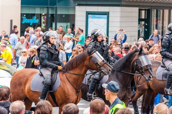 Vilnius Lituanie Juillet 2013 Des Forces Police Armées Montées Cheval — Photo