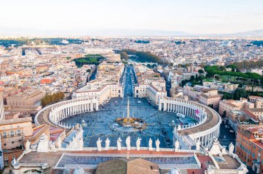 Vatikan, Rome, İtalya - 16 Kasım 2018: Yukarıdan ünlü St. Peter's Meydanı, Piazza San Pietro St. Peter's Bazilikası Vatikan şehri doğrudan önünde bulunan büyük bir plaza görünümdür