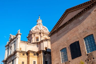 Rome, İtalya - 17 Kasım 2018: Santi Luca e Martina Roma, İtalya, Roma Forumu ve Sezar Forumu arasında ve Septimus Severus Arch yakın konumdaki bir kilise..