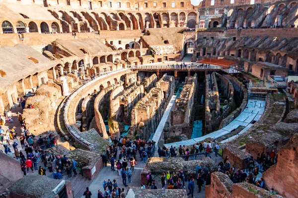 Rome Italië November 2018 Toeristische Kijken Naar Het Beroemde Colosseum — Stockfoto