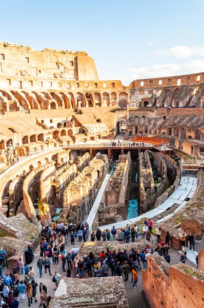 Roma Novembre 2018 Turista Che Osserva Famoso Colosseo Colosseo Noto — Foto Stock