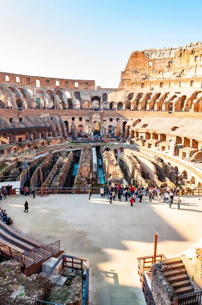 Rome Italië November 2018 Toeristische Kijken Naar Het Beroemde Colosseum — Stockfoto