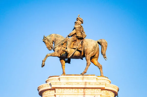 Roma Italia Noviembre 2018 Estatua Bronce Del Primer Rey Una — Foto de Stock