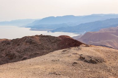 Muhteşem panoramik manzaralı Kızıldeniz Sahili, Mısır, Sina Dağı veya Har Cfachot Eilat, İsrail için üzerinde