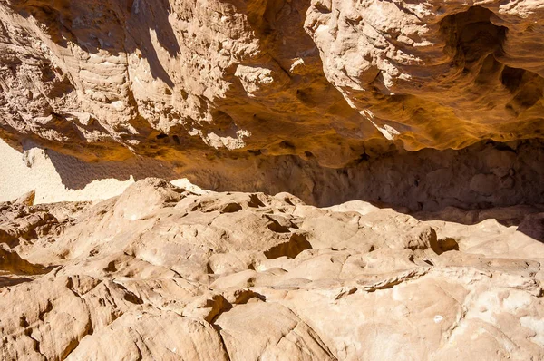 Widok Szczytu Klifu Wąwóz Pomiędzy Skałami Timna Park Narodowy Izraelu — Zdjęcie stockowe