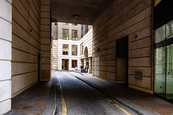 Londres Reino Unido Septiembre 2017 Moderno Túnel Piedra Bajo Edificios — Foto de Stock