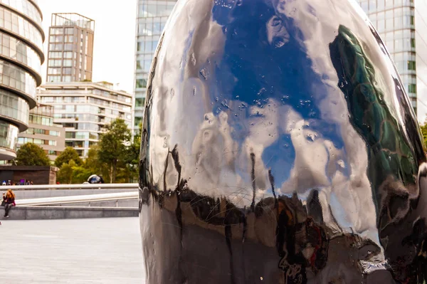 London United Kingdom September 2017 City Hall Black Egg Sculpture — Stock Photo, Image