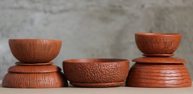 rustik tarzda çiçek desenli Seramik kaplar