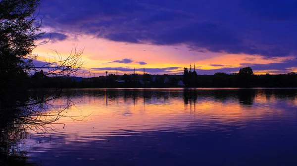 Farbiger Horizont Frühen Morgen Über Dem See — Stockfoto