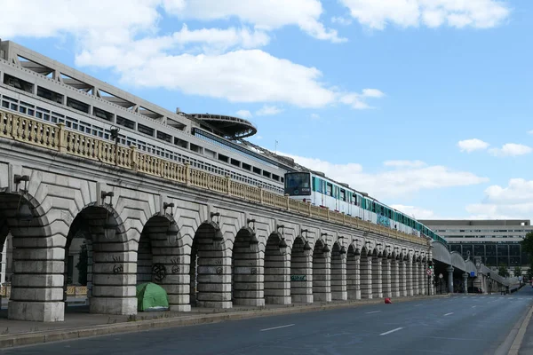 Paris France July 2020 Aerial Metro Passing Bercy Bridge Ecological — Stock Photo, Image