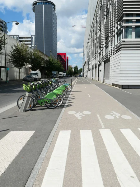 フランス 7月11日 2020年 Vlibレンタルステーション 行電気アシスト自転車 汚染に対する生態学的代替 都市交通 — ストック写真