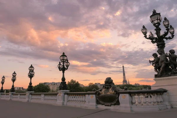 Paris França Agosto 2020 Pôr Sol Famosa Ponte Alexander Candeeiros — Fotografia de Stock