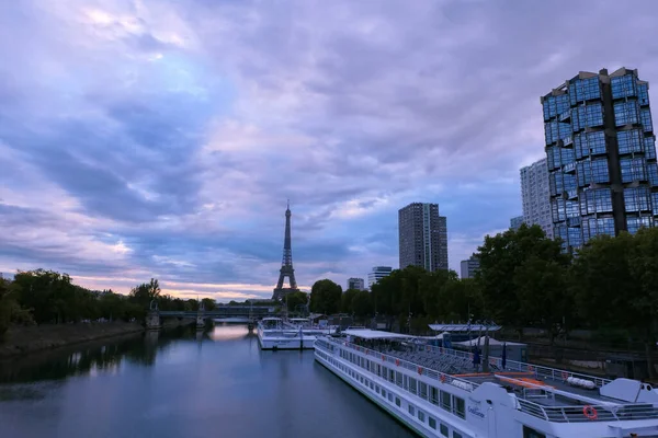 Παρίσι Γαλλία Σεπτεμβρίου 2020 Ανατολή Ηλιοβασίλεμα Πίσω Από Τον Πύργο — Φωτογραφία Αρχείου