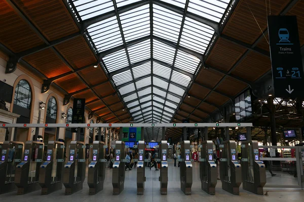 París Francia Septiembre 2020 Hall Entrada Estación Saint Lazare Área —  Fotos de Stock