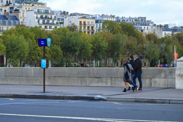 París Francia Octubre 2020 Turistas Caminando Cerca Del Sitio Torre —  Fotos de Stock