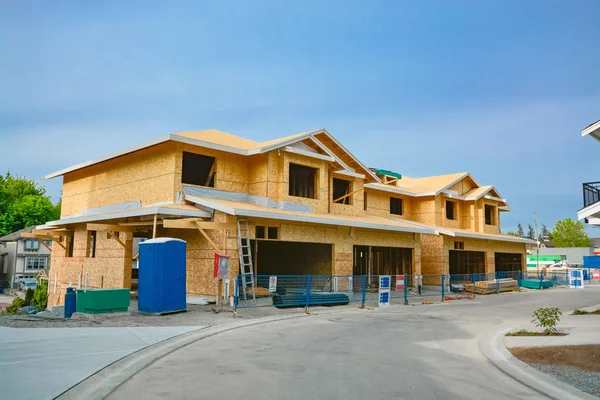 Konut fourplex ev yapım aşamasındadır. Satılık Aile konağı.