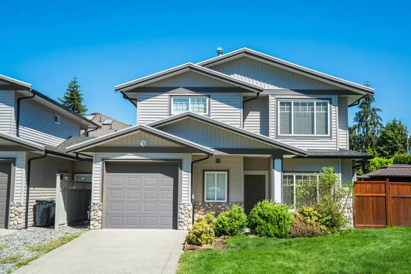 Brand new afordable family home, half duplex building. — Stock Photo, Image