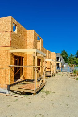 Yepyeni aile evi yapım aşamasında.