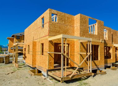 Yepyeni aile evi yapım aşamasında.