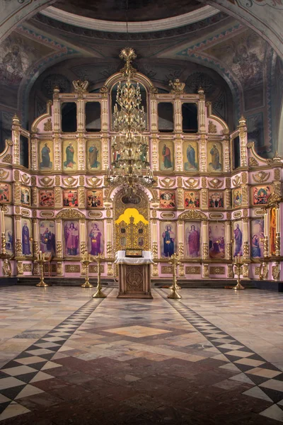 Rusia, Ryazan 1 Feb 2019 - Interior de la Iglesia Ortodoxa, altar, iconostasis, en luz natural —  Fotos de Stock