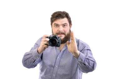 büyük yakışıklı sakallı fotoğrafçı nın portresi profes ile poz