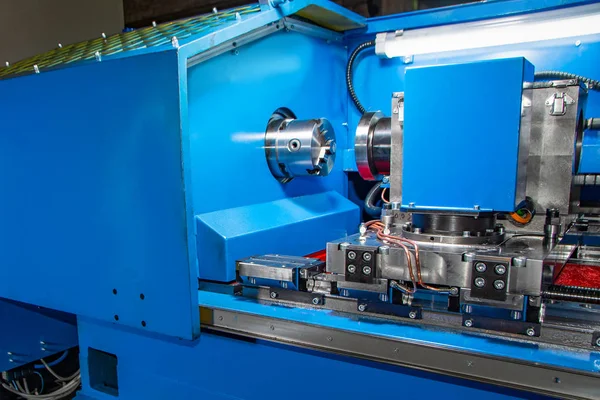 Ipari CNC megmunkálógép része a gyártelepi gyárban — Stock Fotó