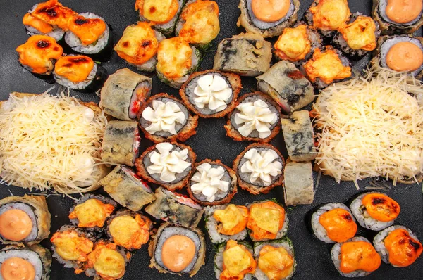 Blízko sašimi sushi set, rolit s lahodnou smetanou — Stock fotografie