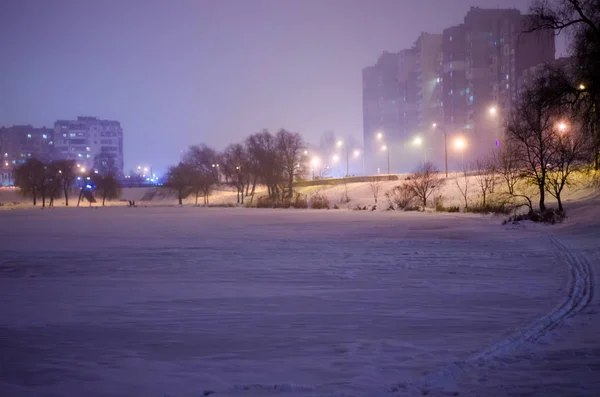 Winter City Lake Night Ice Covered Lake Orange Light Lanterns — Stock Photo, Image