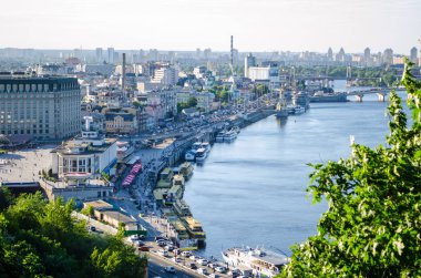Şehir manzarası, şehir Kiev Nehir çıkabilir ile tarihsel bölge Panoraması.