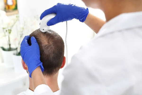 Trycholog Head Man Thinning Hair Examination Scalp Hair Microscope — Stock Photo, Image