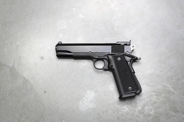 Střelná Zbraň Zbraň Šedém Pozadí — Stock fotografie