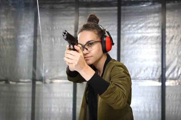 Poligono Tiro Una Donna Poligono Tiro — Foto Stock