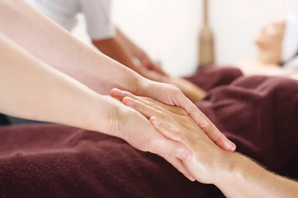 Hand Massage Een Ritueel Van Schoonheid Ontspannende Massage Van Hand — Stockfoto