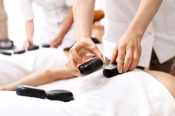 Massage Met Stenen Voor Liefhebbers Een Datum Spa Massage Met — Stockfoto
