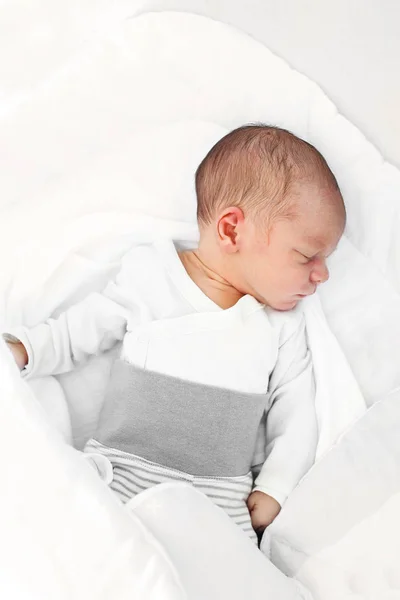 Prematurely First Days World Newborn Baby Sleeping Cot — Stock Photo, Image