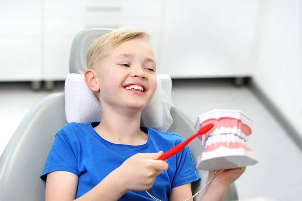 Dents Saines Beau Sourire Enfant Chez Dentiste — Photo