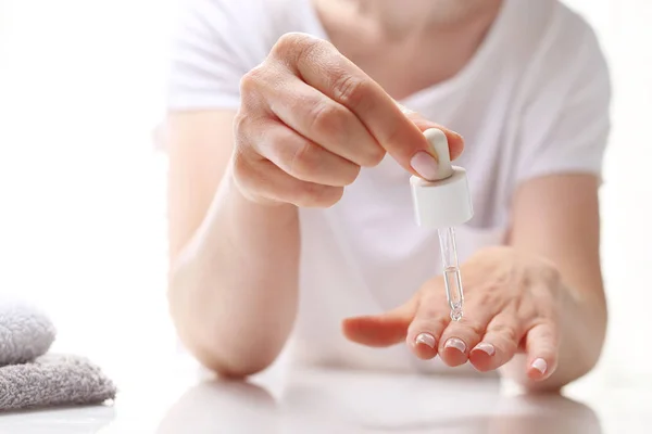 Beautiful hands and nails. Home manicure treatments, hand spa. — Stock Photo, Image