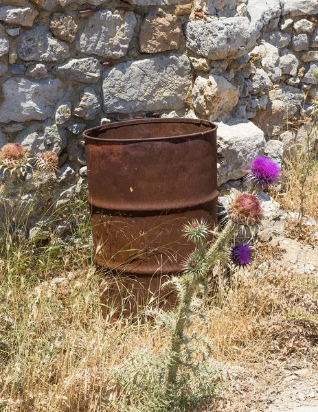 The Old metal barrel — Stock Photo, Image