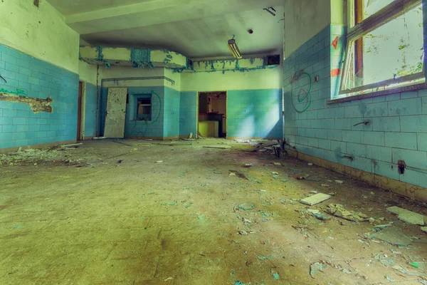 Chambre Cassée Dans Hôtel Abandonné — Photo