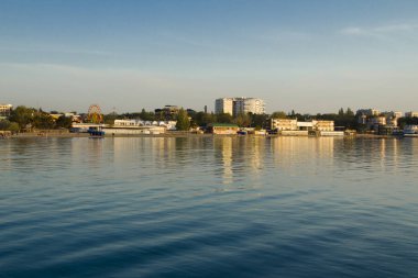 Kafkasya Karadeniz kıyısında şehir