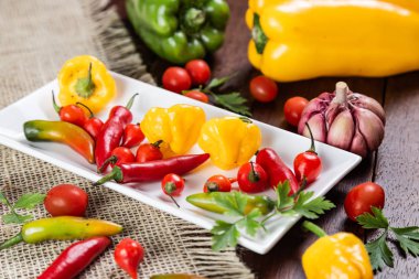 biber domates, sarımsak ve zeytinyağı karışımı.