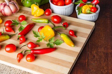 biber domates, sarımsak ve zeytinyağı karışımı.