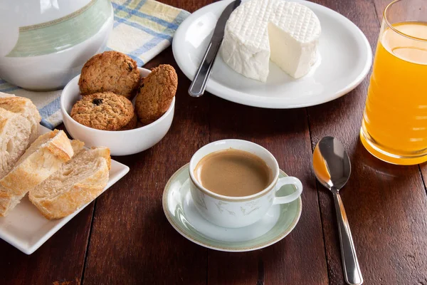Mesa Desayuno Con Pan Queso Italiano —  Fotos de Stock